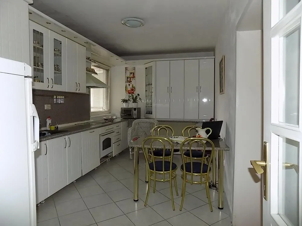 Prodaja, trosoban stan, 118m², Centar, Jagodina