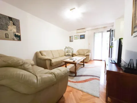 Izdavanje, dvosoban stan, 80m², Malo Brdo, Podgorica - image 14