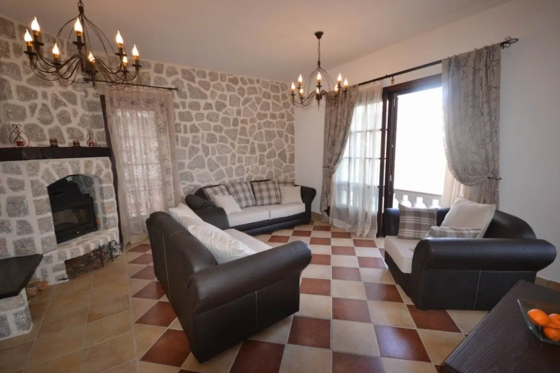 Prodaja, kuća, 235m², Kostanjica, Kotor