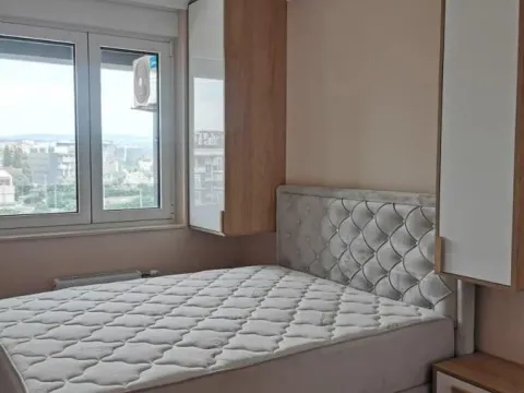 Izdavanje, dvosoban stan, 45m², Centar, Novi Sad - image 12