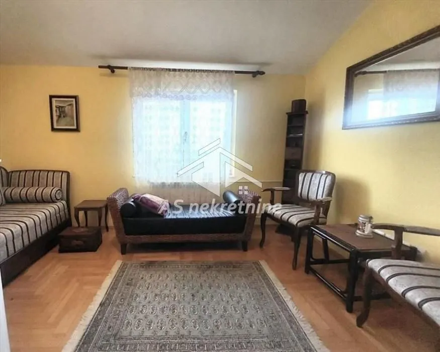 Prodaja, četvorosoban stan, 140m², Savski Venac, Beograd