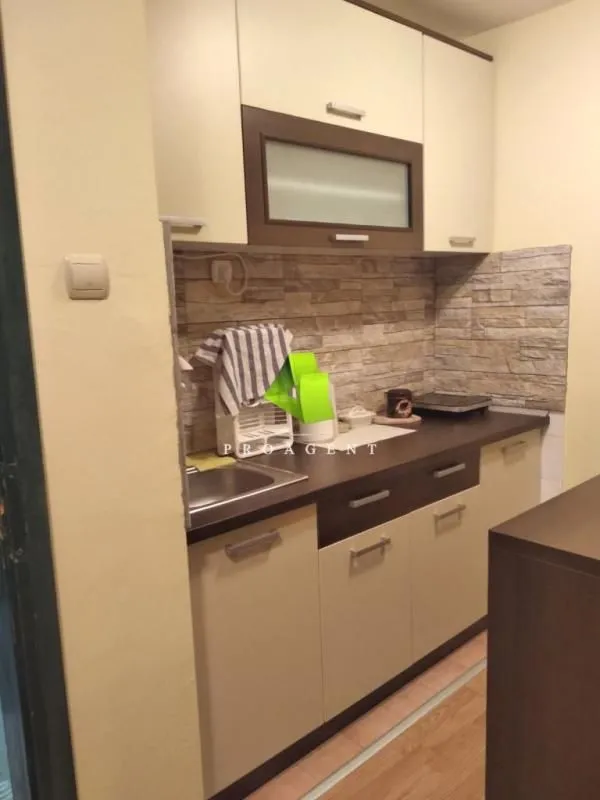 Prodaja, trosoban stan, 52m², Vrnjačka Banja, Srbija