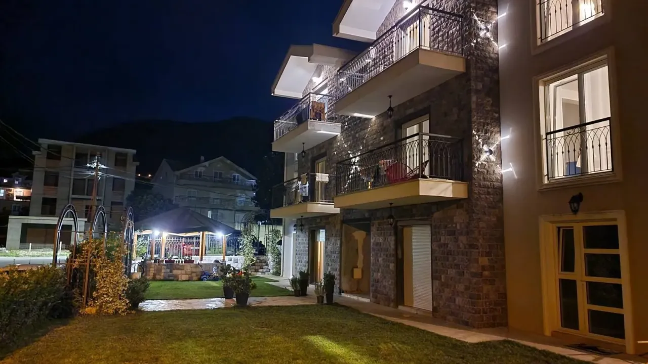 Prodaja, kuća, 480m², Tivat, Crna Gora