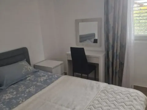 Izdavanje, jednosoban stan, 25m², Kalimanj, Tivat - image 6