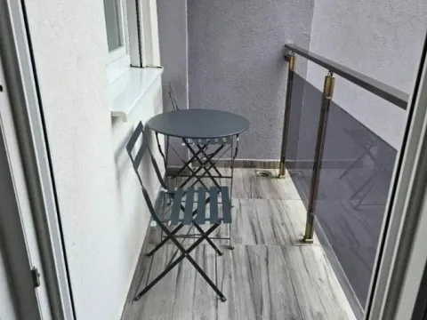 Izdavanje, jednosoban stan, 40m², City Kvart, Podgorica - image 8