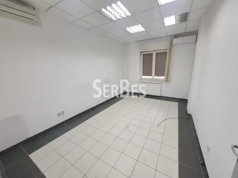 Rent, office space, 400m², Bulevar Oslobodjenja, Novi Sad Sve Podlokacije - image 19
