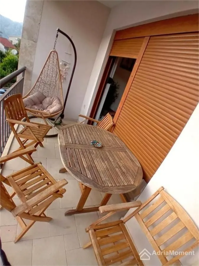 Prodaja, dvosoban stan, 72m², Dobrota, Kotor