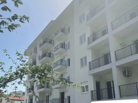 Rent, one bedroom apartment, 46m², Budva, Crna Gora - image 2