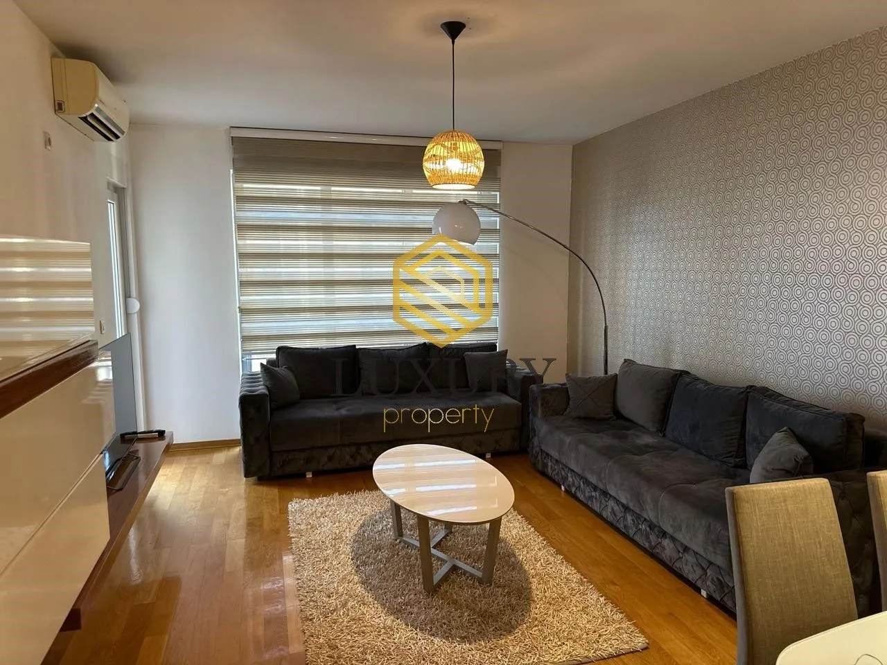 Izdavanje, trosoban stan, 100m², Blok 9, Podgorica