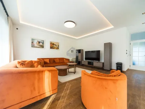 Rent, house, 225m², Gornja Gorica, Podgorica - image 8