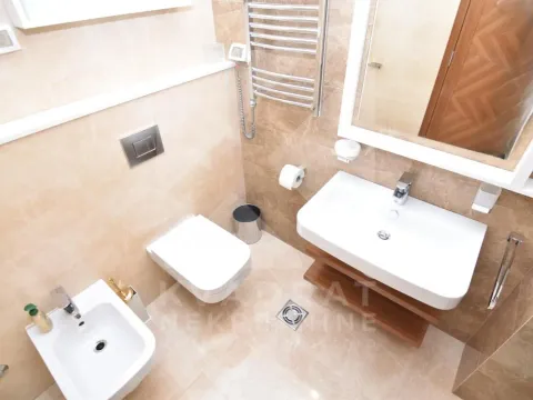 Rent, four bedroom apartment, 140m², Centar, Podgorica - image 16