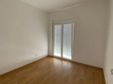 Izdavanje, poslovni prostor, 69m², Zabjelo, Podgorica - image 4