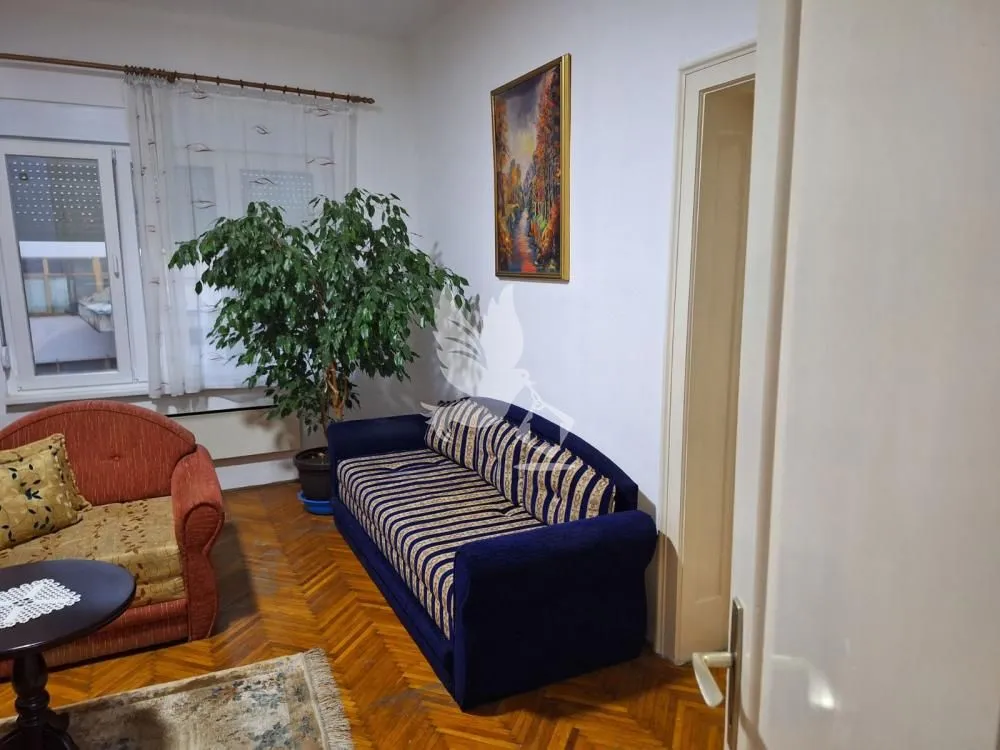 Prodaja, četvorosoban stan, 90m², Centar, Smederevo