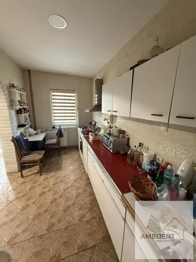 Prodaja, kuća, 248m², Centar, Stara Pazova