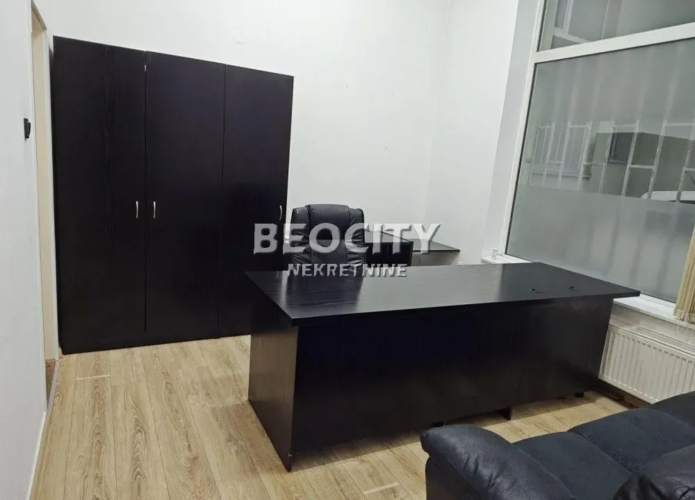 Izdavanje, poslovni prostor, 18m², Centar, Novi Sad