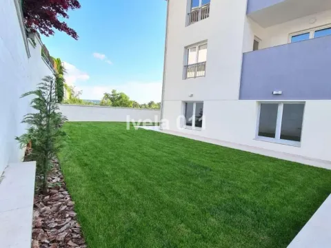 Sale, four bedroom apartment, 180m², Savski Venac, Beograd - image 7