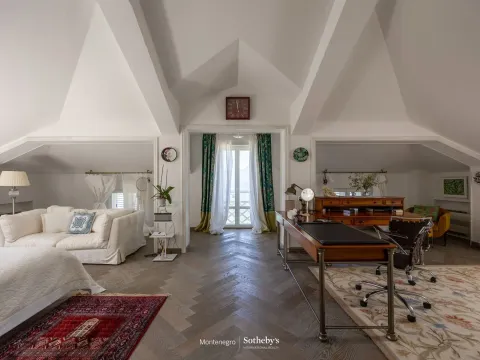 Rent, house, 587m², Dobrota, Kotor - image 44