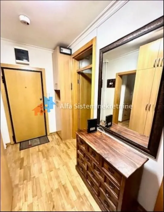 Izdavanje, trosoban stan, 80m², Stari Grad, Beograd