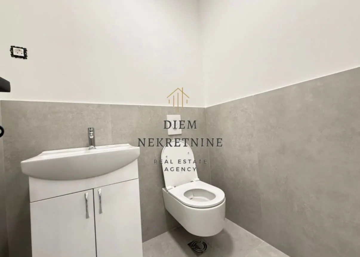 Rent, office space, 95m², City Kvart, Podgorica