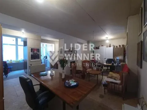 Prodaja, trosoban stan, 90m², Kalenić Pijaca, Vračar Sve Podlokacije - image 8