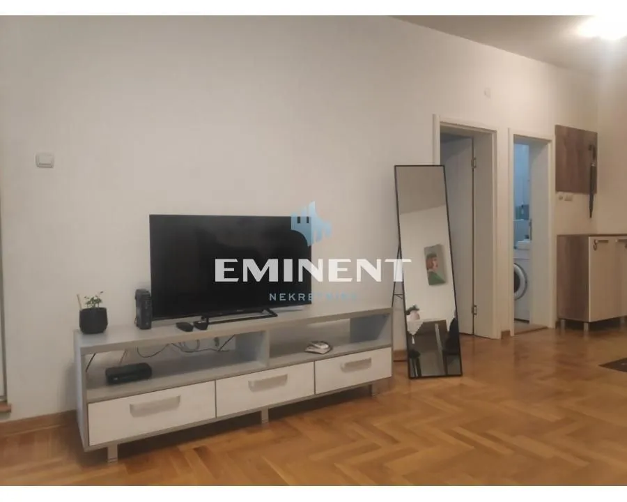 Izdavanje, dvosoban stan, 46m², Tašmajdan, Palilula Sve Podlokacije