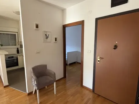 Rent, two bedroom apartment, 63m², City Kvart, Podgorica - image 6