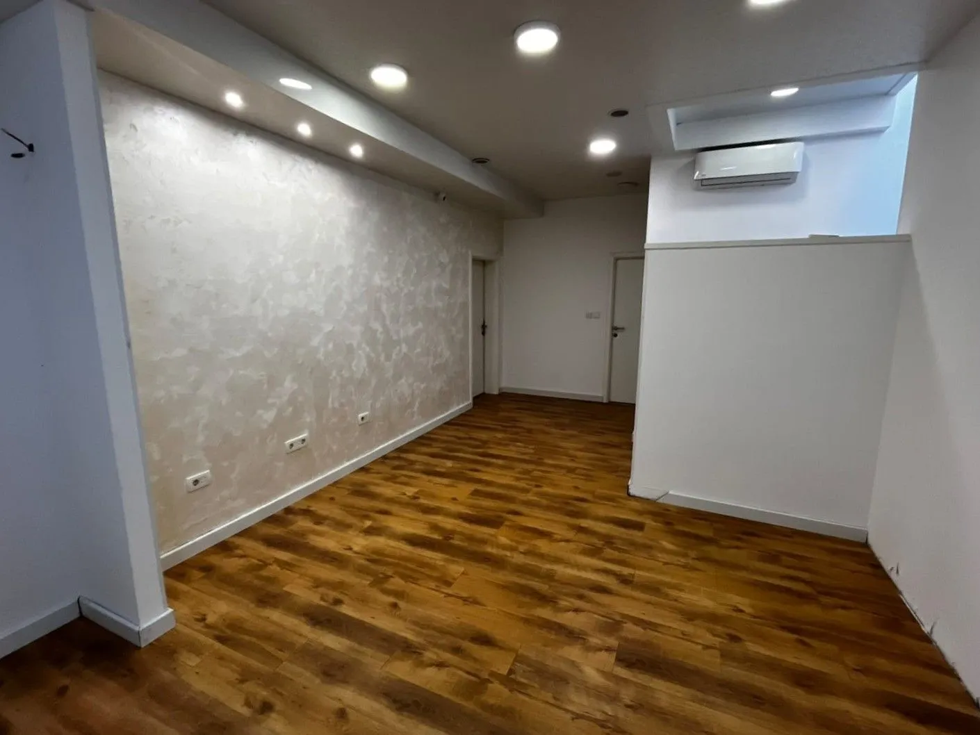 Rent, office space, 92m², Nova Dalmatinska, Podgorica