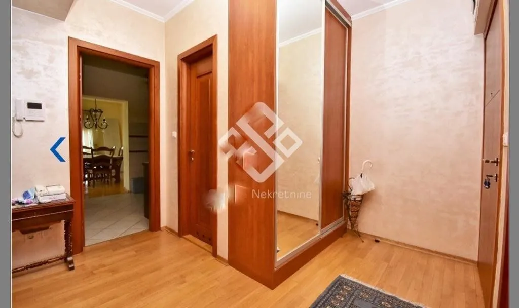 Izdavanje, dvosoban stan, 120m², Centar, Podgorica