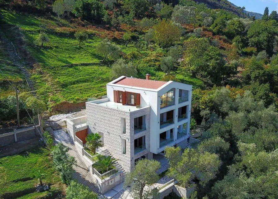 Sale, house, 584m², Stoliv, Kotor