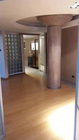 Izdavanje, četvorosoban stan, 180m², Vračar Sve Podlokacije, Beograd