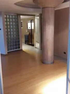 Izdavanje, četvorosoban stan, 180m², Vračar Sve Podlokacije, Beograd - image 4