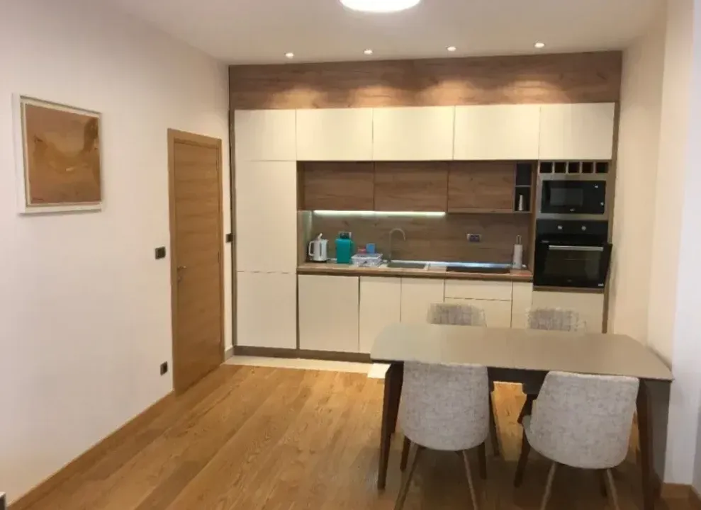 Izdavanje, dvosoban stan, 75m², Preko Morače, Podgorica