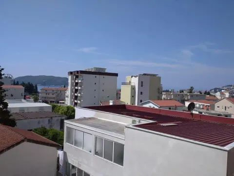 Rent, one bedroom apartment, 55m², Budva, Crna Gora - image 15