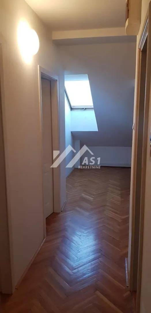 Izdavanje, trosoban stan, 54m², Grbavica, Novi Sad Sve Podlokacije