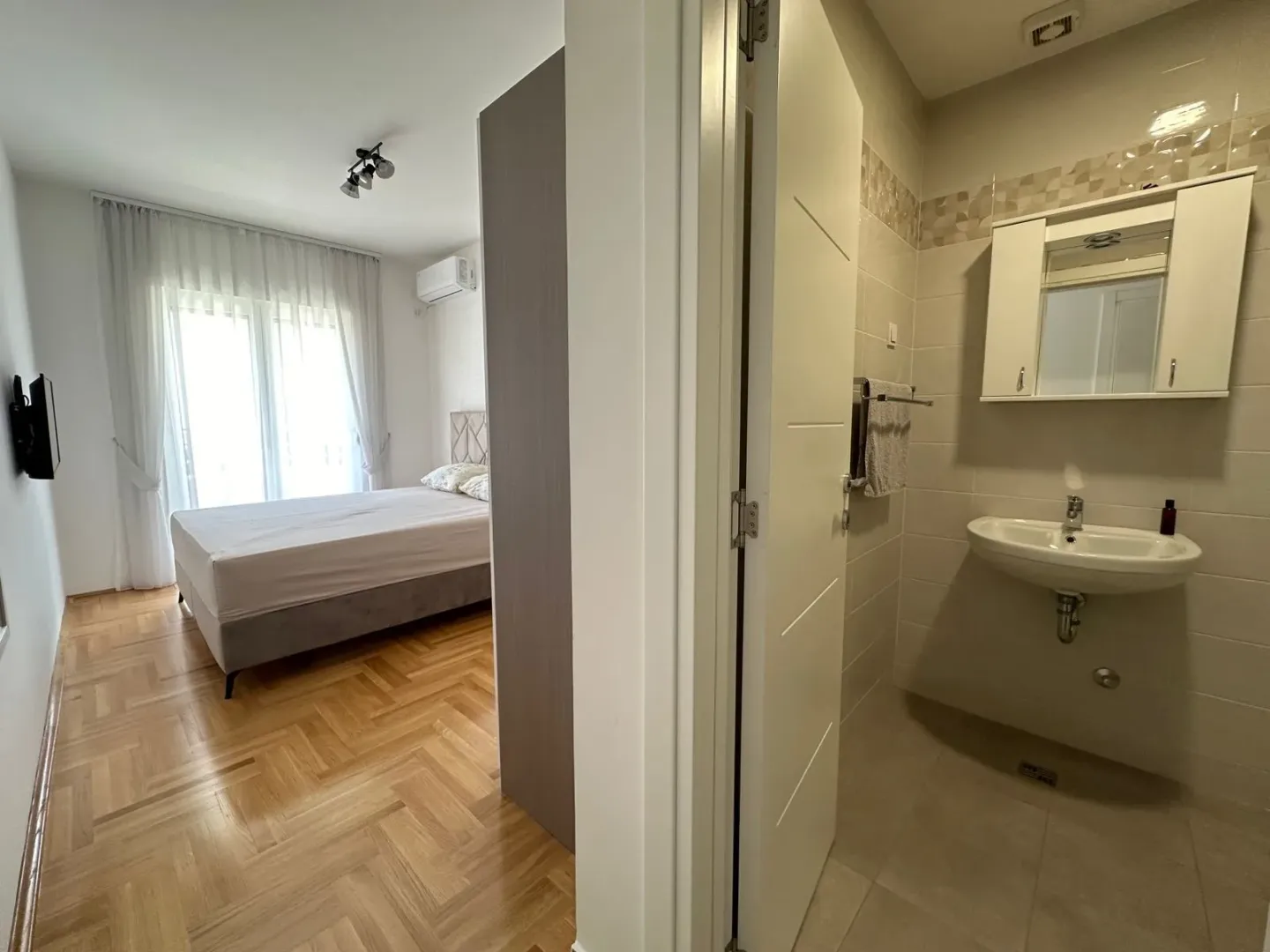 Rent, four bedroom apartment, 129m², Bečići, Budva