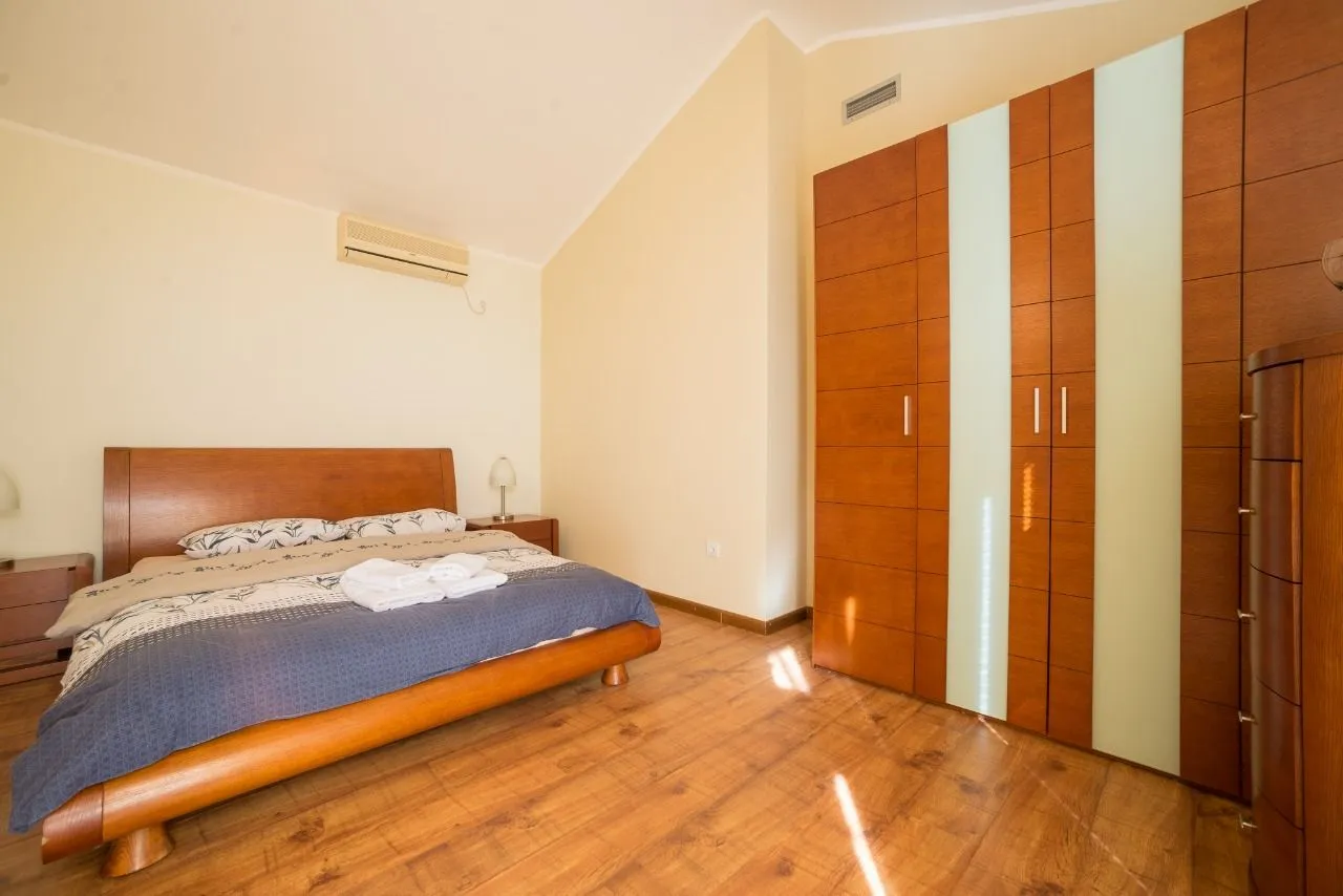 Sale, house, 200m², Krimovica, Kotor