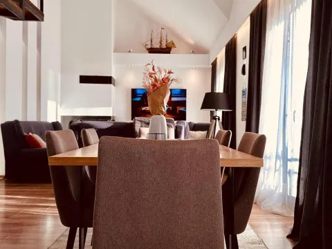 Izdavanje, trosoban stan, 130m², Mažina, Tivat - image 9