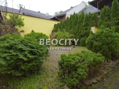 Prodaja, kuća, 250m², Centar, Subotica - image 2