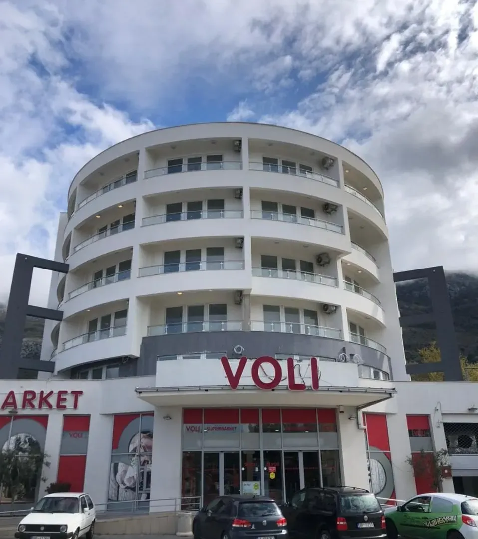 Prodaja, dvosoban stan, 66m², Sutomore, Bar