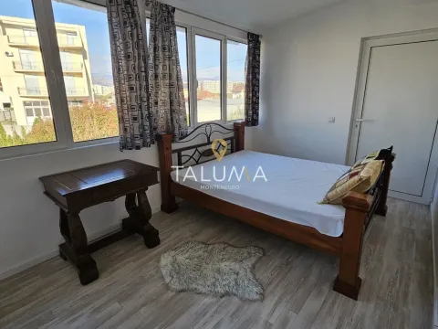 Rent, three bedroom apartment, 130m², Gornja Gorica, Podgorica - image 8