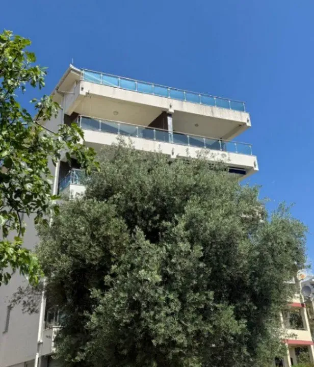 Prodaja, dvosoban stan, 100m², Centar, Budva