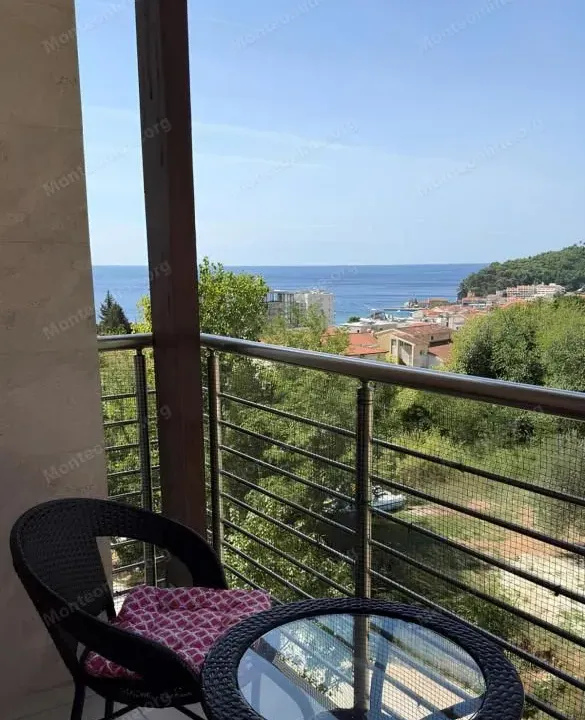 Prodaja, dvosoban stan, 61m², Petrovac, Budva