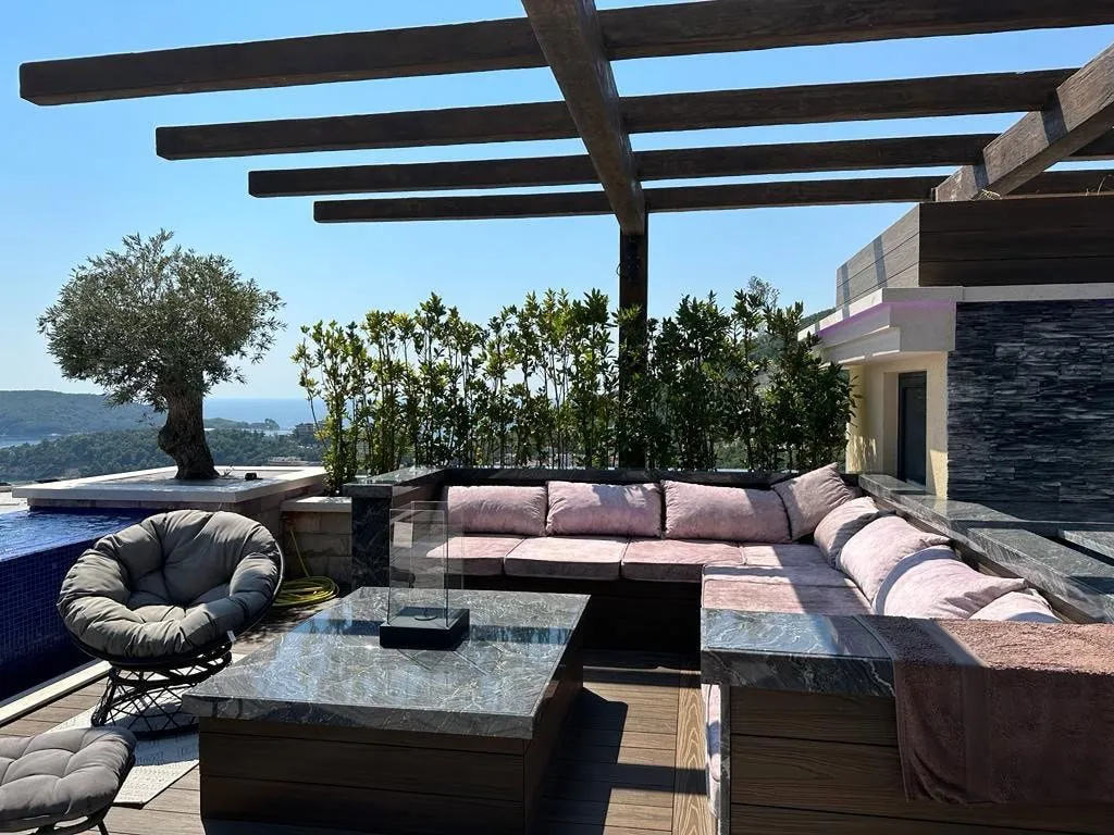 Prodaja, četvorosoban stan, 290m², Bečići, Budva