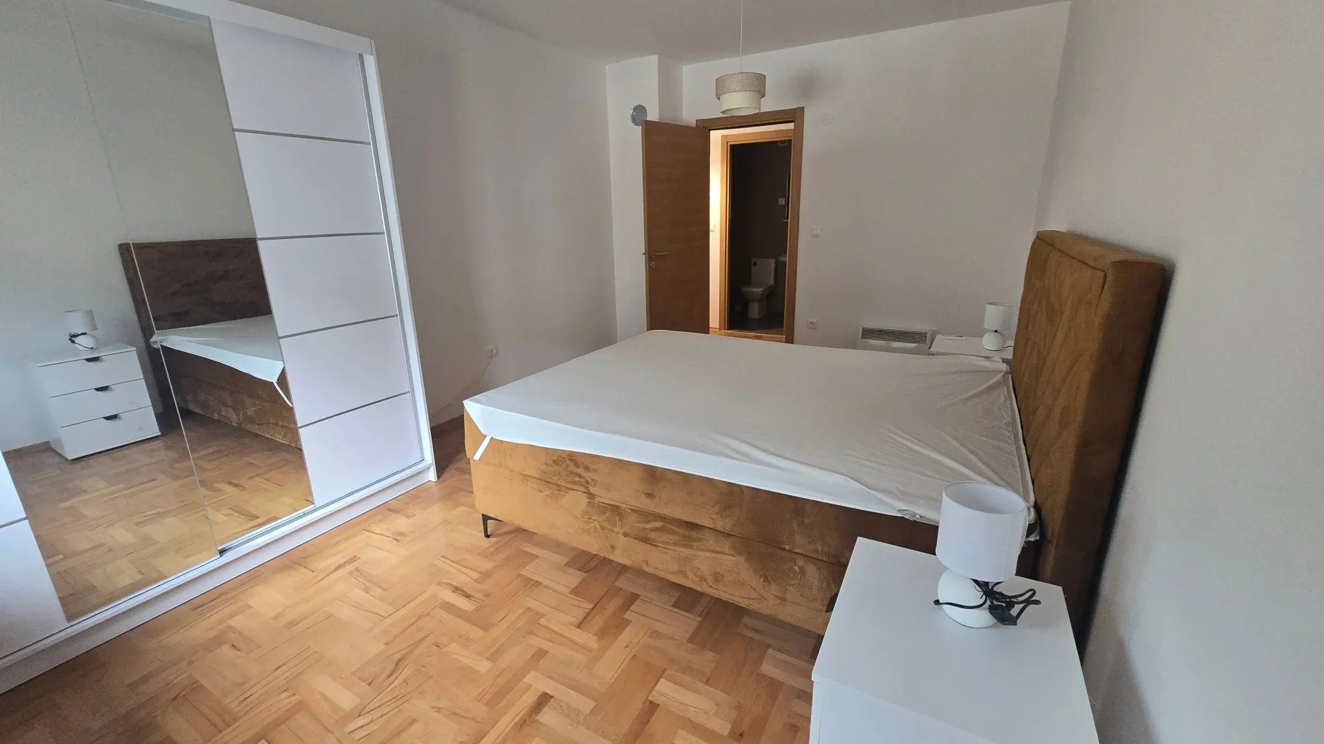 Izdavanje, dvosoban stan, 72m², Dubovica, Budva
