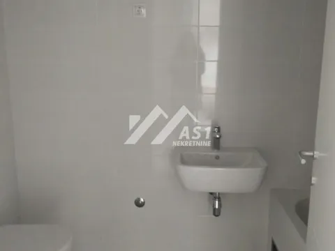 Izdavanje, trosoban stan, 59m², Mišeluk, Petrovaradin - image 9