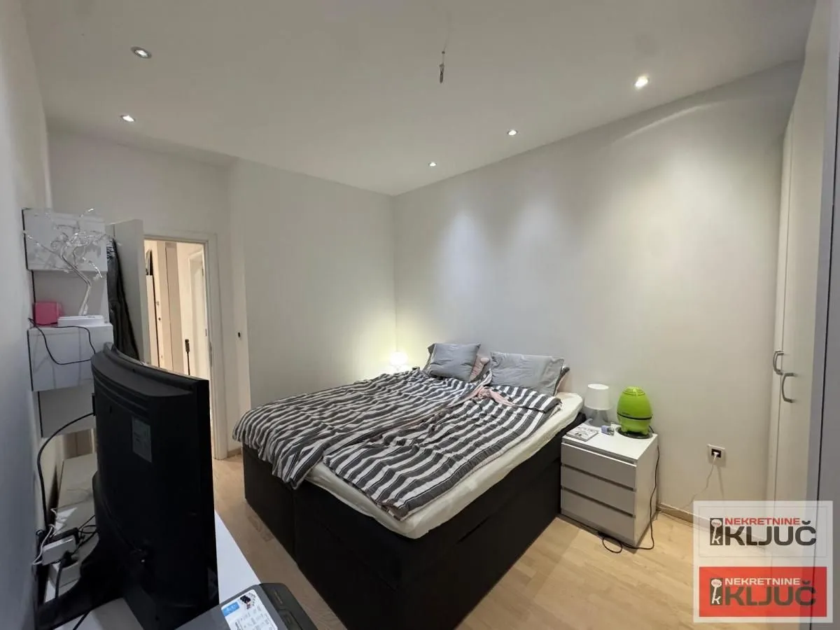 Prodaja, četvorosoban stan, 97m², Sajmište, Novi Sad