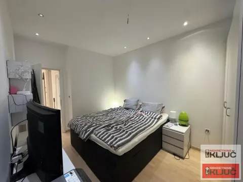 Sale, four bedroom apartment, 97m², Sajmište, Novi Sad - image 7