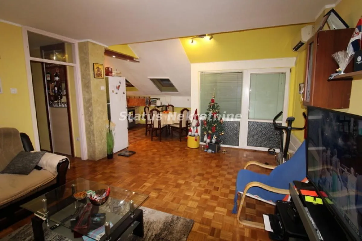 Prodaja, trosoban stan, 67m², Novo naselje, Novi Sad