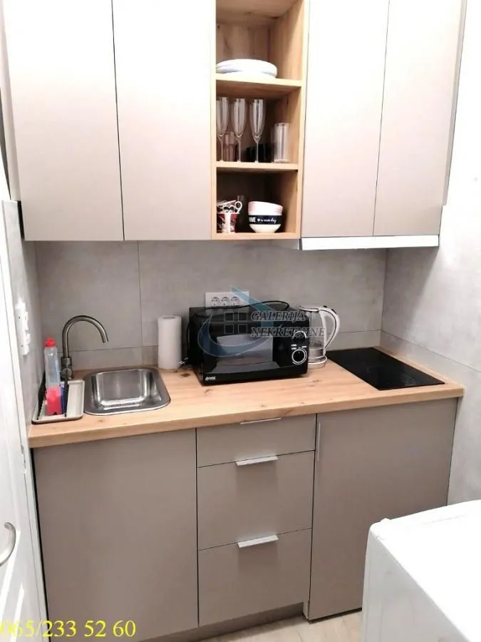 Izdavanje, jednosoban stan, 30m², Stari Grad, Beograd