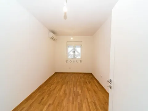 Prodaja, dvosoban stan, 66m², Stari Aerodrom, Podgorica - image 4